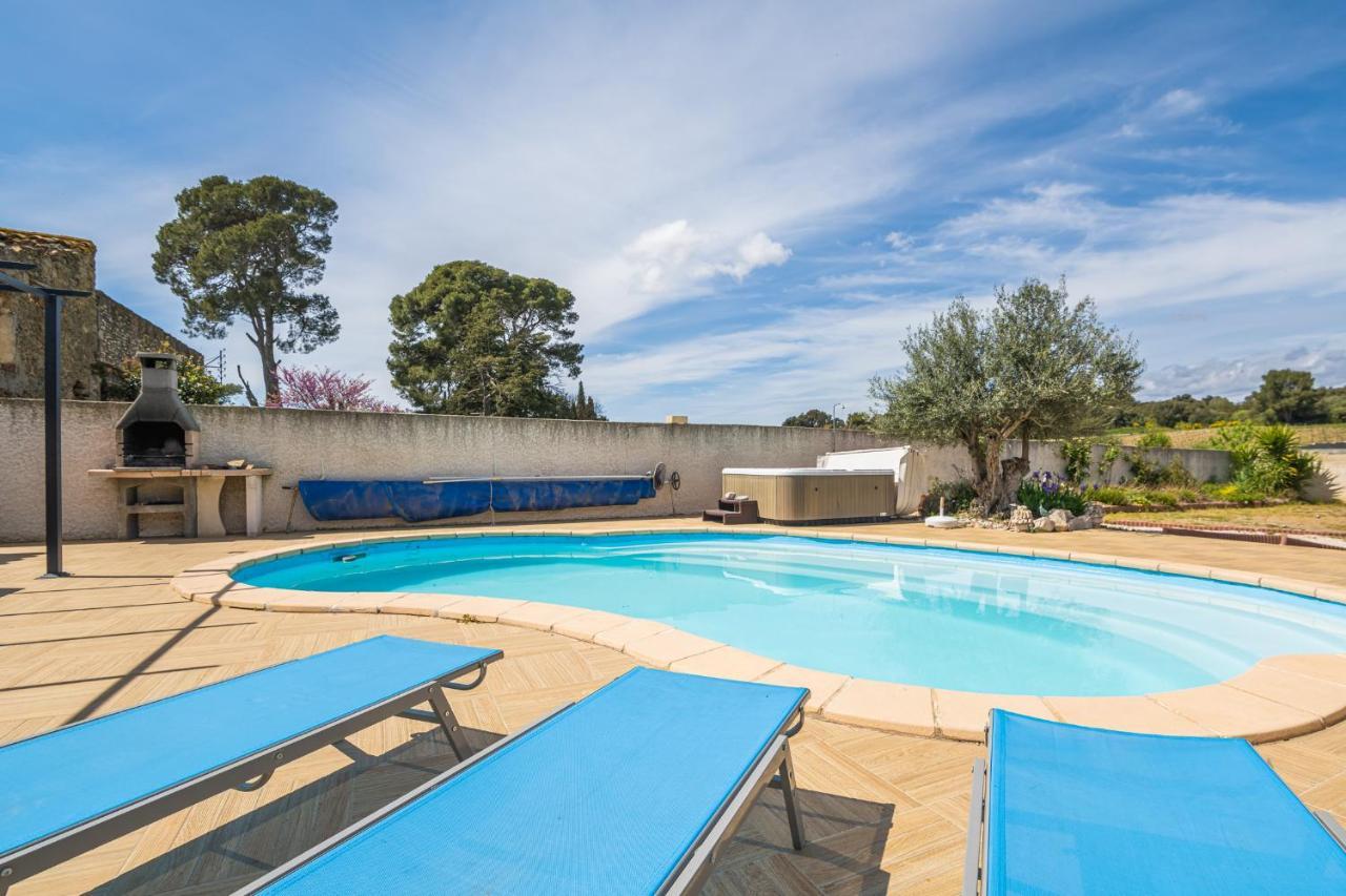 Avec Piscine Et Jaccuzy